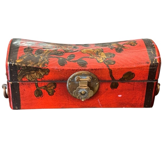 Beautiful Vintage Chinese Wood & Leather Pillow or Jewelry Treasure Box Lock - Picture 4 of 17